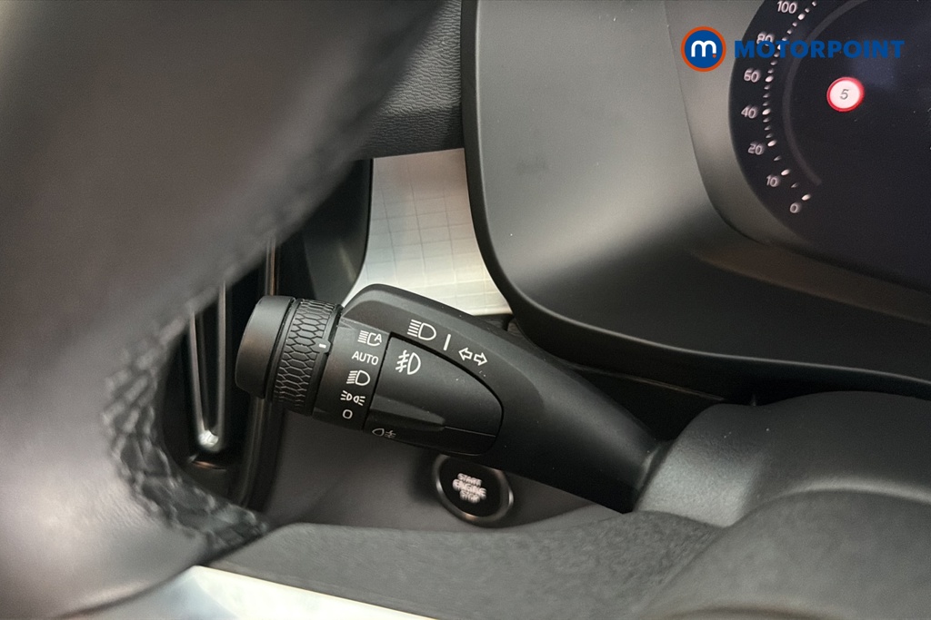 Volvo Xc40 Core Automatic Petrol SUV - Stock Number (1668236) - 5th supplementary image