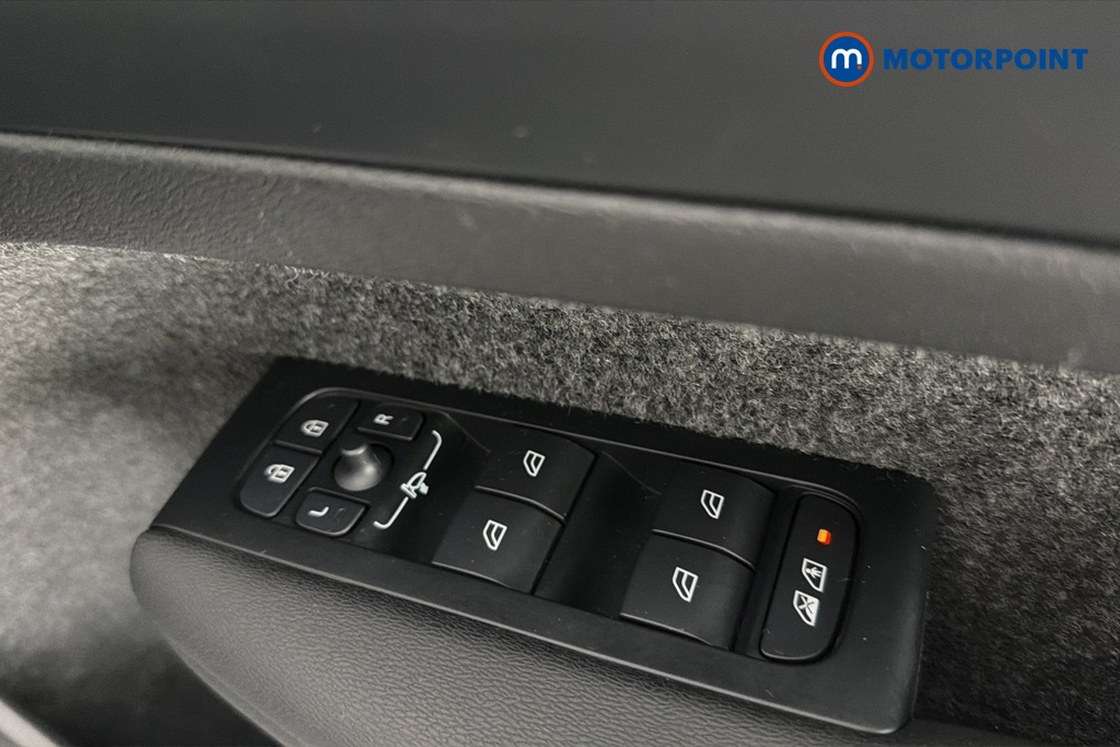 Volvo Xc40 Core Automatic Petrol SUV - Stock Number (1668236) - 19th supplementary image