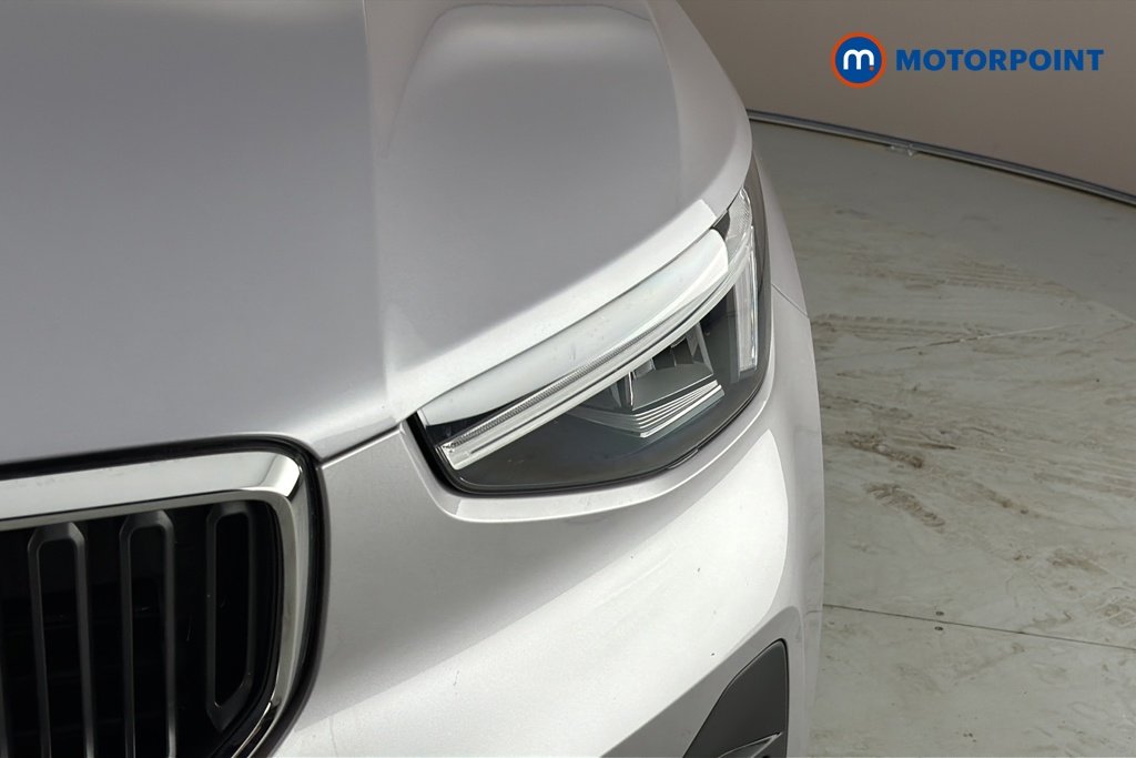 Volvo Xc40 Core Automatic Petrol SUV - Stock Number (1668236) - 42nd supplementary image