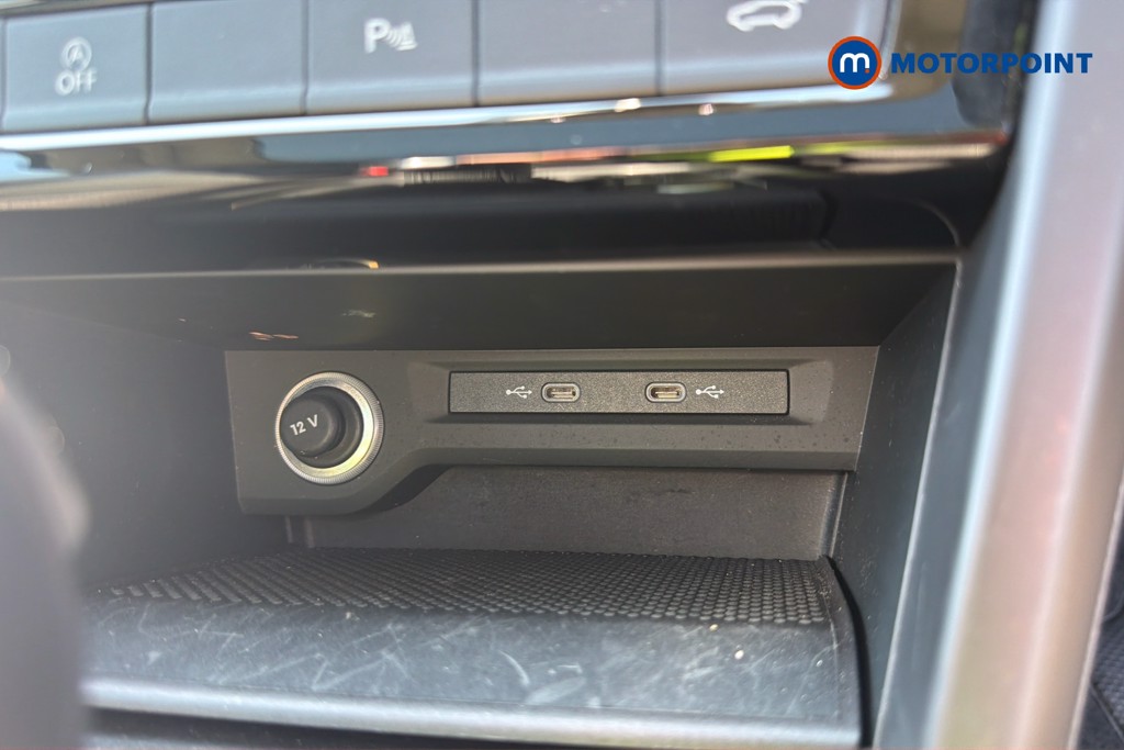 Volkswagen Touran Match Automatic Petrol People Carrier - Stock Number (1668337) - 1st supplementary image