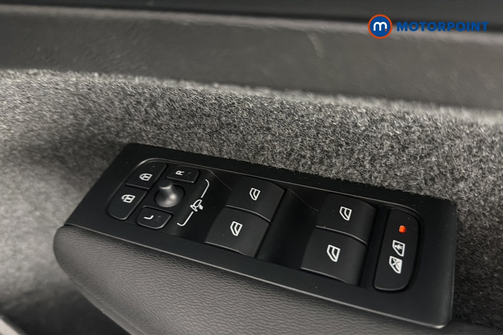 Volvo Xc40 Core Automatic Petrol SUV - Stock Number (1668351) - 19th supplementary image