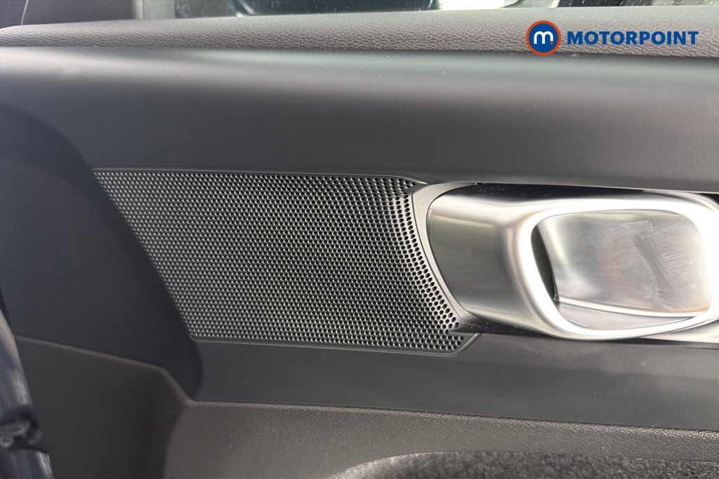 Volvo Xc40 Core Automatic Petrol SUV - Stock Number (1668351) - 21st supplementary image