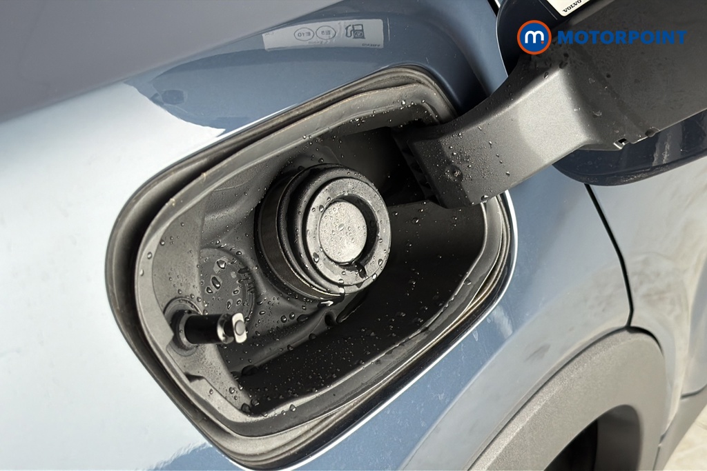 Volvo Xc40 Core Automatic Petrol SUV - Stock Number (1668351) - 41st supplementary image