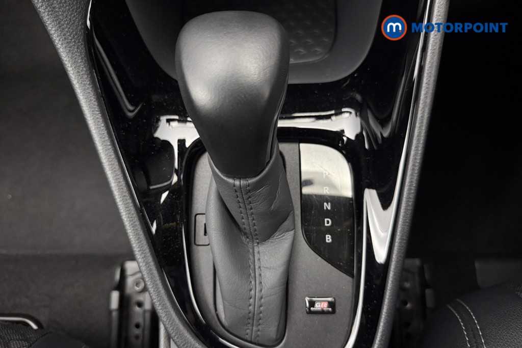 Toyota Yaris Dynamic Automatic Petrol-Electric Hybrid Hatchback - Stock Number (1668440) - 6th supplementary image