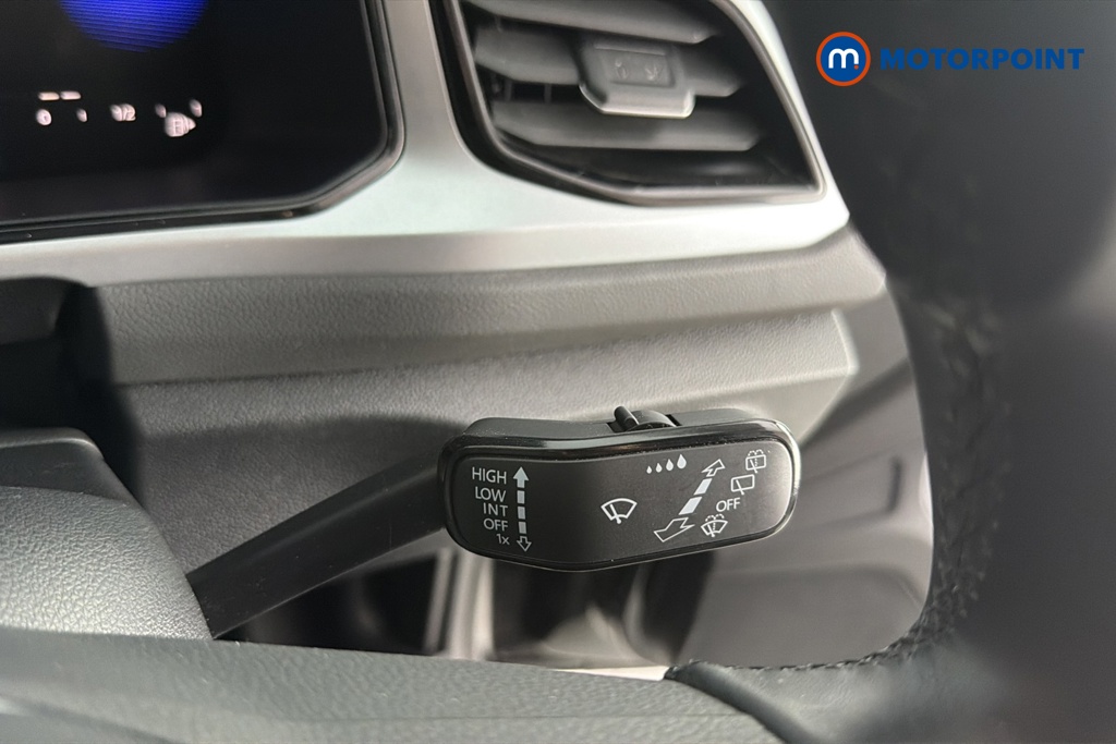 Volkswagen T-Roc Life Manual Petrol SUV - Stock Number (1668453) - 6th supplementary image