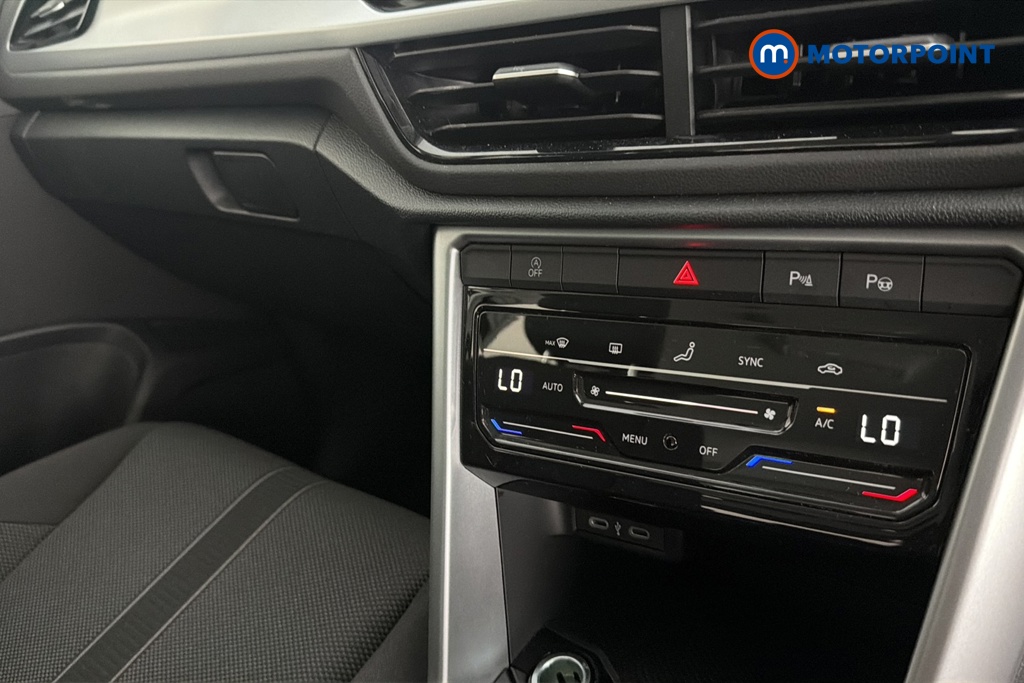 Volkswagen T-Roc Life Manual Petrol SUV - Stock Number (1668453) - 12th supplementary image