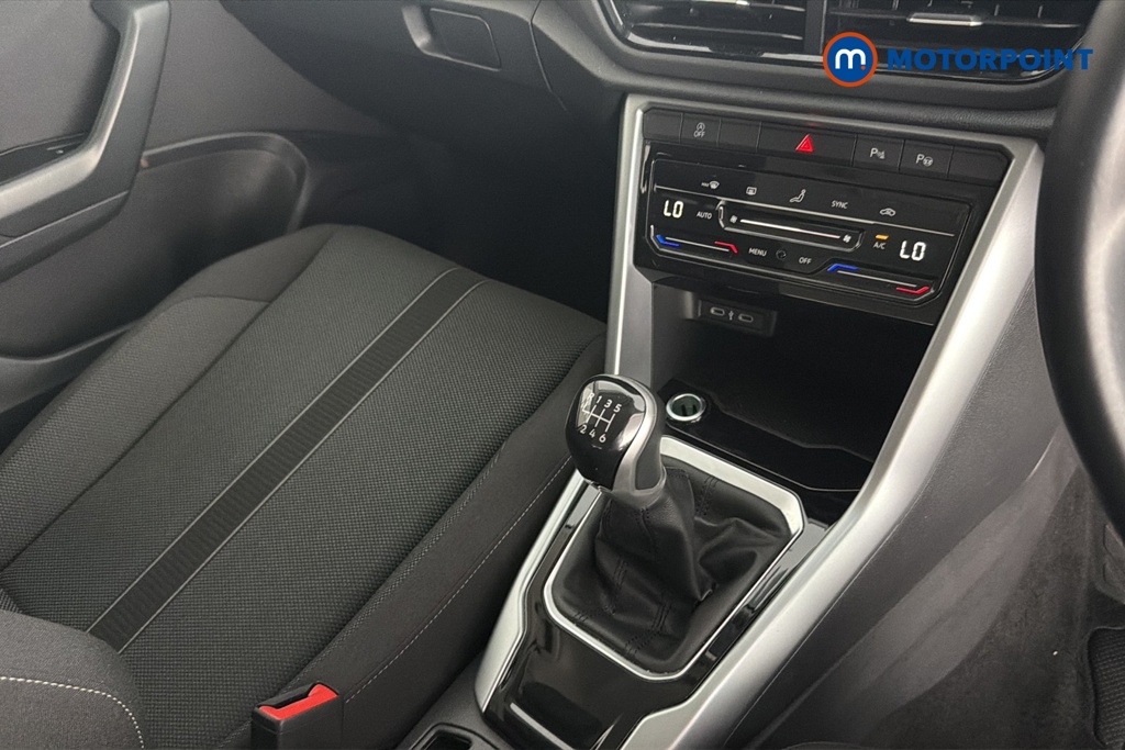 Volkswagen T-Roc Life Manual Petrol SUV - Stock Number (1668453) - 15th supplementary image