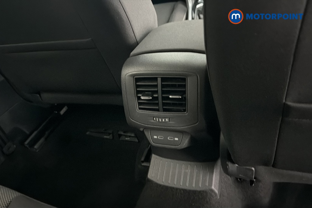 Volkswagen T-Roc Life Manual Petrol SUV - Stock Number (1668453) - 28th supplementary image