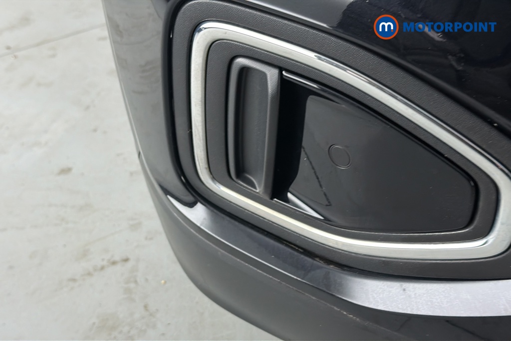 Volkswagen T-Roc Life Manual Petrol SUV - Stock Number (1668453) - 38th supplementary image