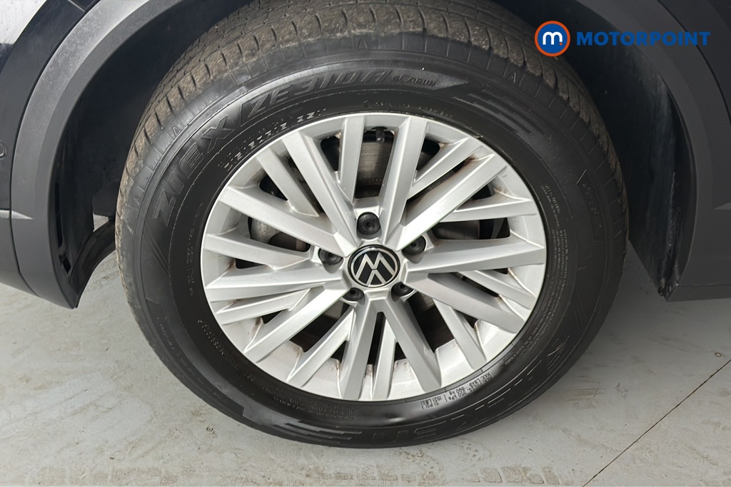 Volkswagen T-Roc Life Manual Petrol SUV - Stock Number (1668453) - 44th supplementary image