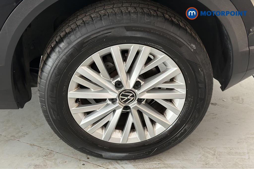 Volkswagen T-Roc Life Manual Petrol SUV - Stock Number (1668453) - 45th supplementary image