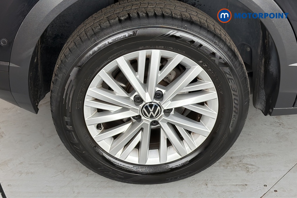 Volkswagen T-Roc Life Manual Petrol SUV - Stock Number (1668453) - 46th supplementary image