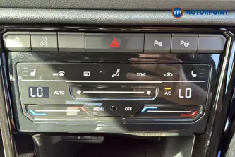 Volkswagen T-Roc R-Line Manual Petrol SUV - Stock Number (1668454) - 12th supplementary image