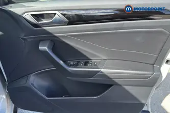 Volkswagen T-Roc R-Line Manual Petrol SUV - Stock Number (1668454) - 18th supplementary image