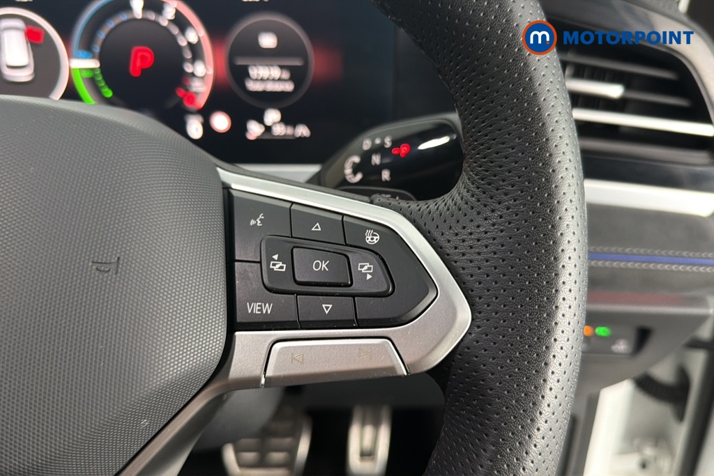 Volkswagen Passat R-Line Automatic Petrol Plug-In Hybrid Estate - Stock Number (1669010) - 3rd supplementary image