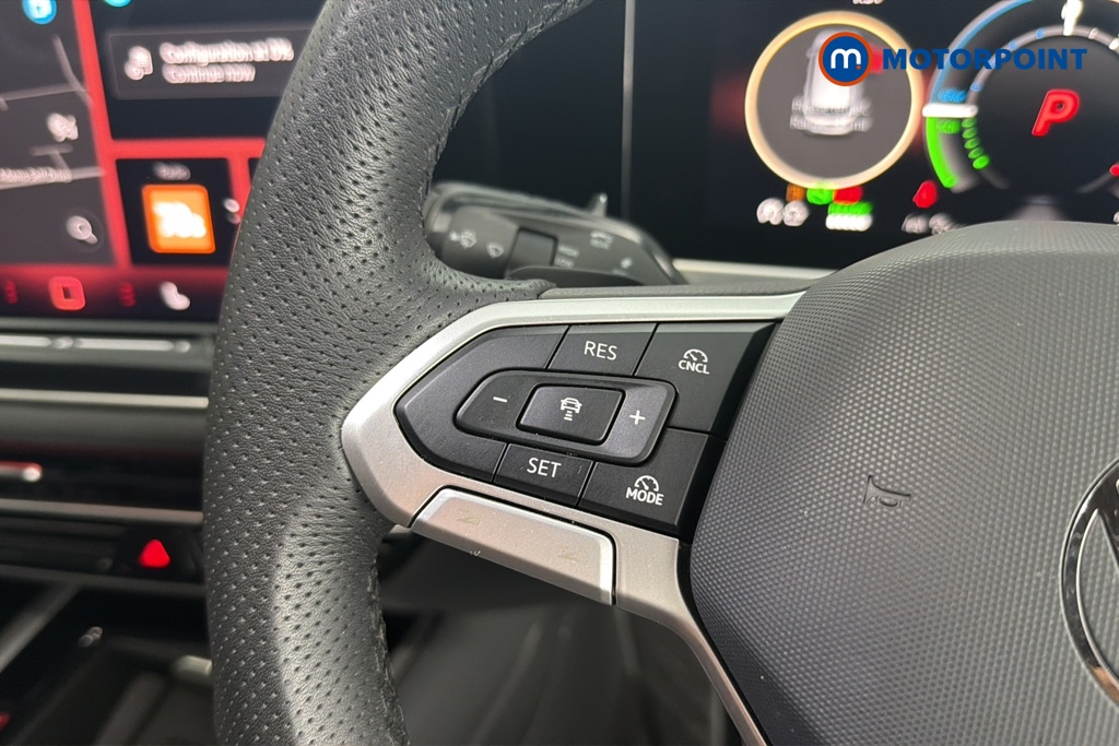Volkswagen Passat R-Line Automatic Petrol Plug-In Hybrid Estate - Stock Number (1669010) - 4th supplementary image