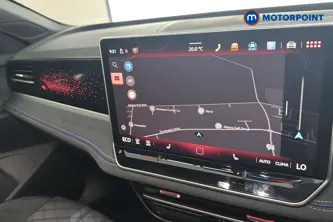 Volkswagen Passat R-Line Automatic Petrol Plug-In Hybrid Estate - Stock Number (1669010) - 9th supplementary image