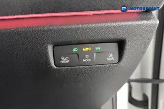 Volkswagen Passat R-Line Automatic Petrol Plug-In Hybrid Estate - Stock Number (1669010) - 11th supplementary image