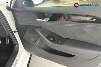 Volkswagen Passat R-Line Automatic Petrol Plug-In Hybrid Estate - Stock Number (1669010) - 18th supplementary image