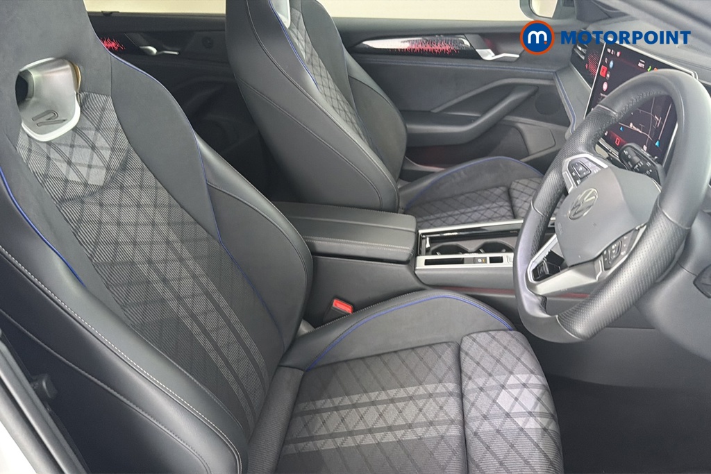 Volkswagen Passat R-Line Automatic Petrol Plug-In Hybrid Estate - Stock Number (1669010) - 22nd supplementary image
