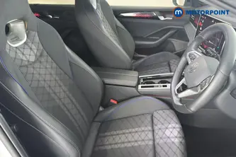 Volkswagen Passat R-Line Automatic Petrol Plug-In Hybrid Estate - Stock Number (1669010) - 22nd supplementary image