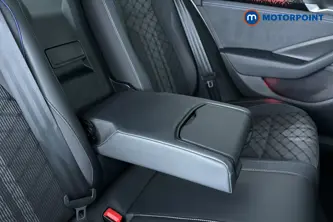 Volkswagen Passat R-Line Automatic Petrol Plug-In Hybrid Estate - Stock Number (1669010) - 26th supplementary image