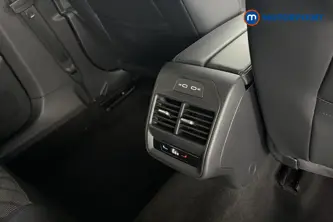 Volkswagen Passat R-Line Automatic Petrol Plug-In Hybrid Estate - Stock Number (1669010) - 28th supplementary image
