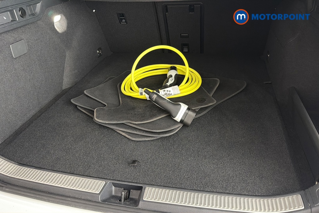 Volkswagen Passat R-Line Automatic Petrol Plug-In Hybrid Estate - Stock Number (1669010) - 34th supplementary image