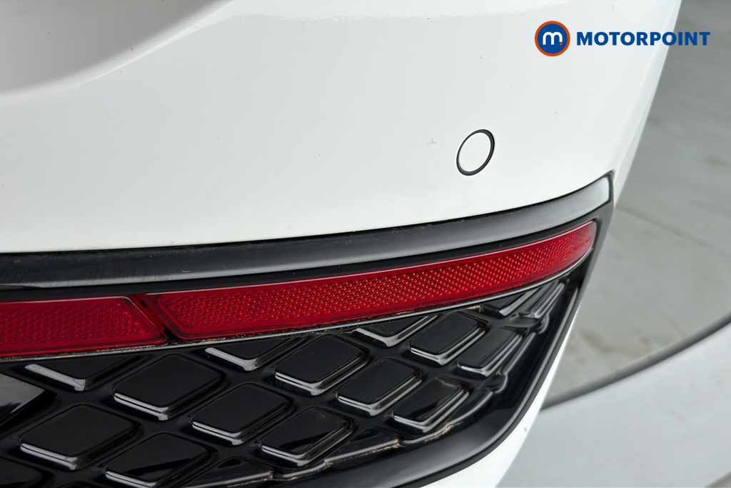 Volkswagen Passat R-Line Automatic Petrol Plug-In Hybrid Estate - Stock Number (1669010) - 39th supplementary image