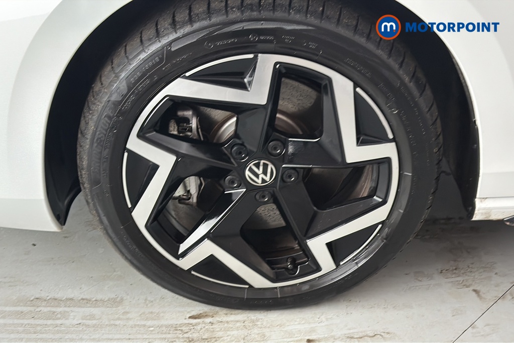 Volkswagen Passat R-Line Automatic Petrol Plug-In Hybrid Estate - Stock Number (1669010) - 44th supplementary image