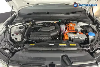 Volkswagen Passat R-Line Automatic Petrol Plug-In Hybrid Estate - Stock Number (1669010) - 48th supplementary image