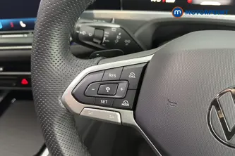 Volkswagen Passat R-Line Automatic Petrol Plug-In Hybrid Estate - Stock Number (1669019) - 4th supplementary image