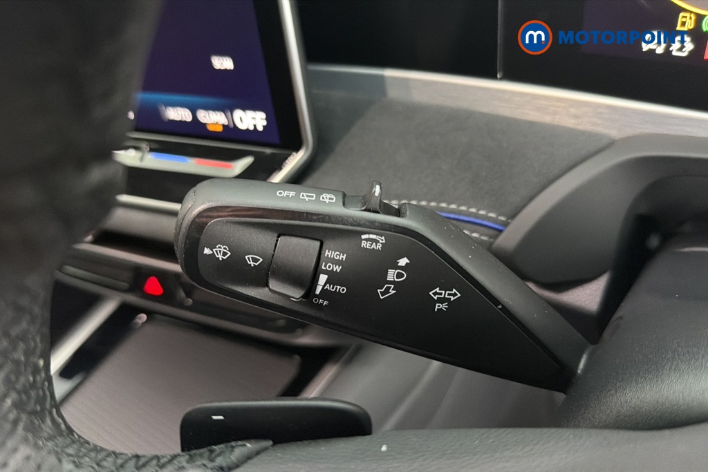Volkswagen Passat R-Line Automatic Petrol Plug-In Hybrid Estate - Stock Number (1669019) - 5th supplementary image