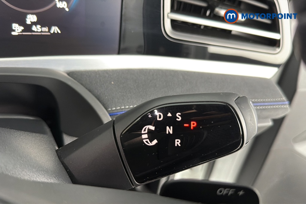 Volkswagen Passat R-Line Automatic Petrol Plug-In Hybrid Estate - Stock Number (1669019) - 6th supplementary image