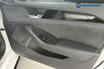 Volkswagen Passat R-Line Automatic Petrol Plug-In Hybrid Estate - Stock Number (1669019) - 18th supplementary image