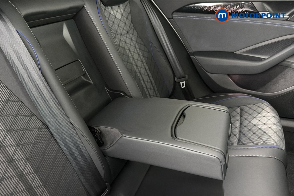 Volkswagen Passat R-Line Automatic Petrol Plug-In Hybrid Estate - Stock Number (1669019) - 26th supplementary image