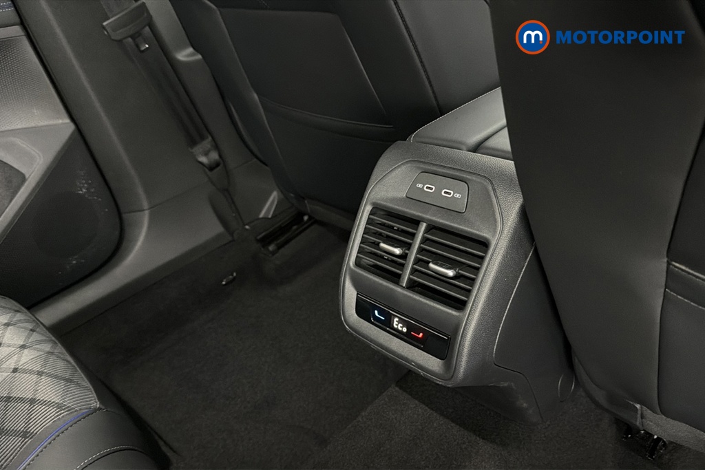 Volkswagen Passat R-Line Automatic Petrol Plug-In Hybrid Estate - Stock Number (1669019) - 28th supplementary image