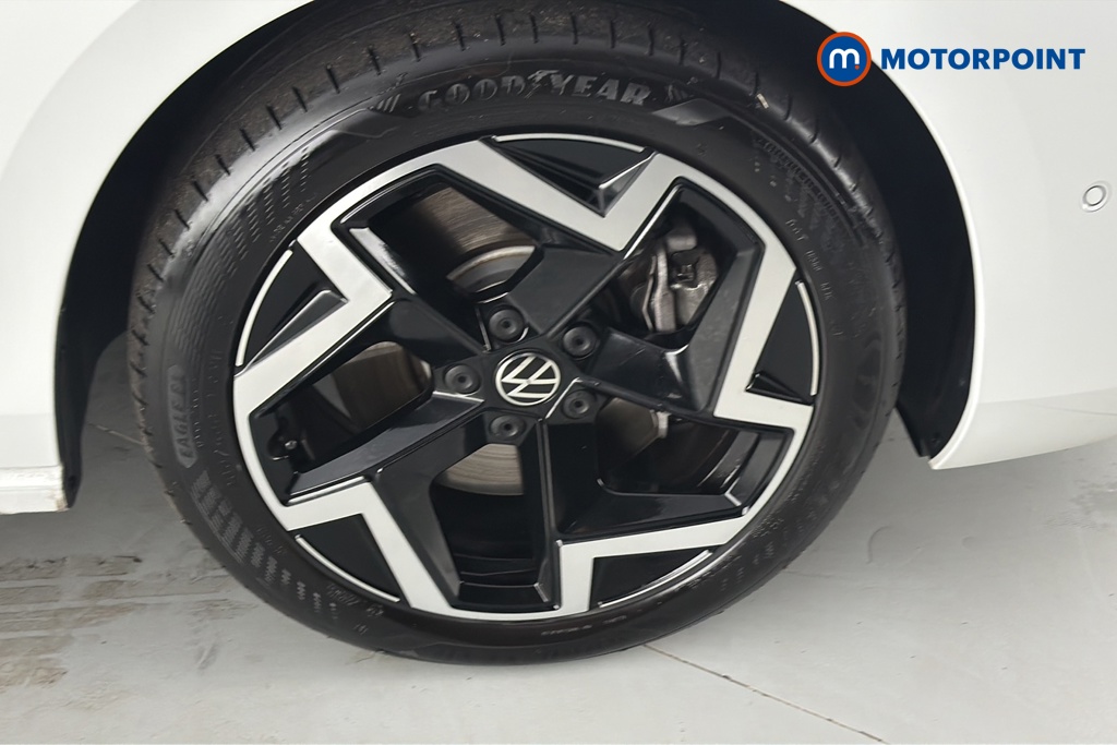 Volkswagen Passat R-Line Automatic Petrol Plug-In Hybrid Estate - Stock Number (1669019) - 47th supplementary image