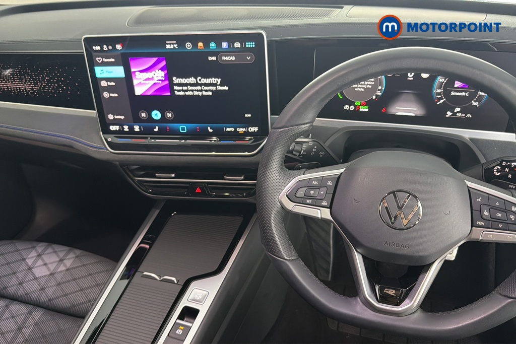 Volkswagen Passat R-Line Automatic Petrol Plug-In Hybrid Estate - Stock Number (1669019) - 1st supplementary image