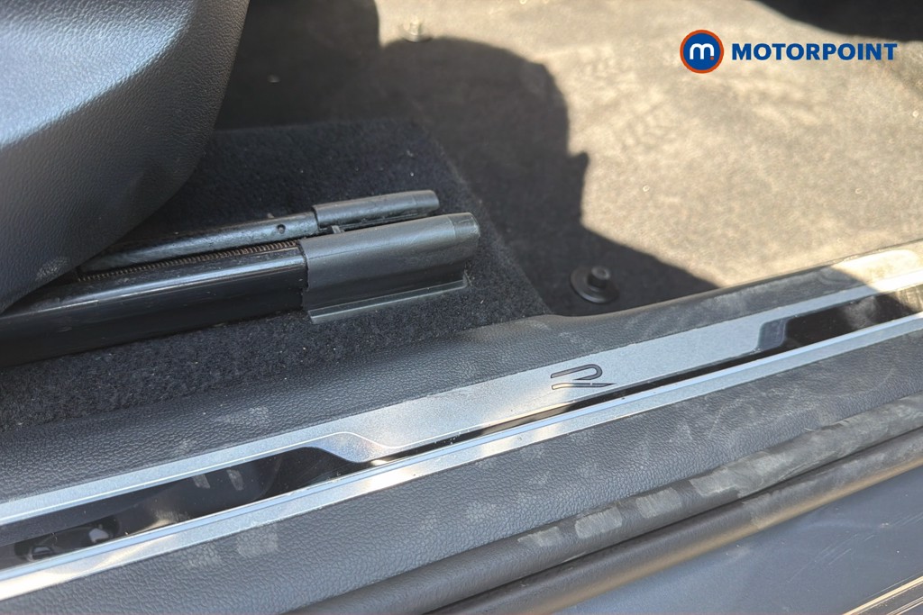 Volkswagen Tiguan R-Line Automatic Petrol SUV - Stock Number (1645662) - 27th supplementary image