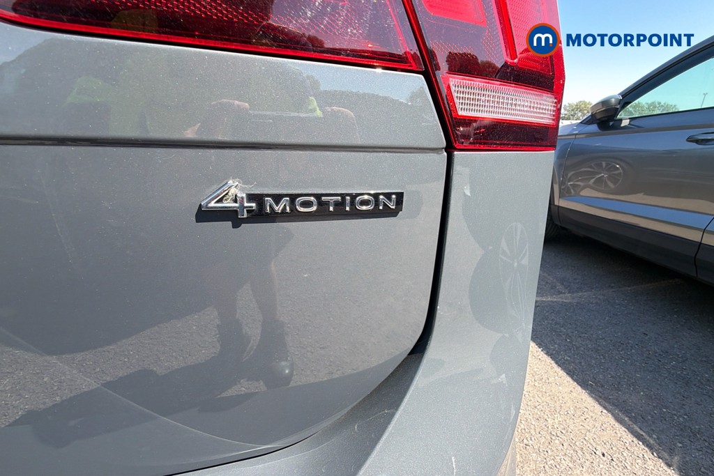 Volkswagen Tiguan R-Line Automatic Petrol SUV - Stock Number (1645662) - 37th supplementary image