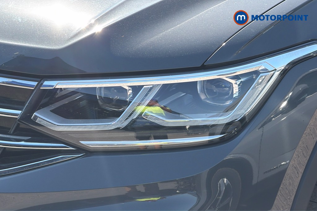Volkswagen Tiguan R-Line Automatic Petrol SUV - Stock Number (1645662) - 44th supplementary image