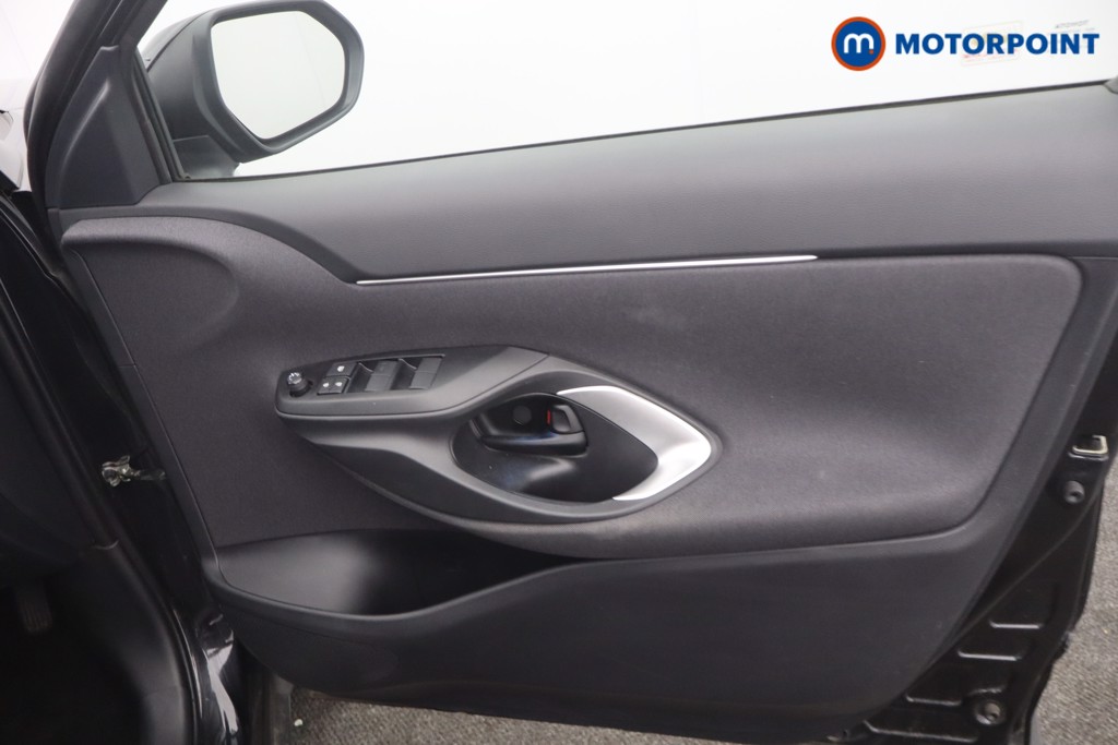 Toyota Yaris Cross Design Automatic Petrol-Electric Hybrid Estate - Stock Number (1650408) - 9th supplementary image