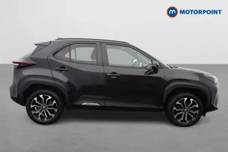 Toyota Yaris Cross Design Automatic Petrol-Electric Hybrid Estate - Stock Number (1650408) - Drivers side