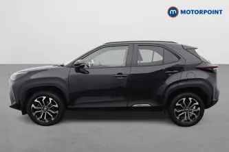 Toyota Yaris Cross Design Automatic Petrol-Electric Hybrid Estate - Stock Number (1650408) - Passenger side