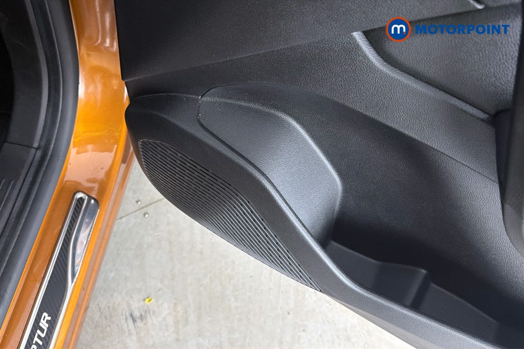Renault Captur Iconic Automatic Petrol SUV - Stock Number (1650604) - 21st supplementary image