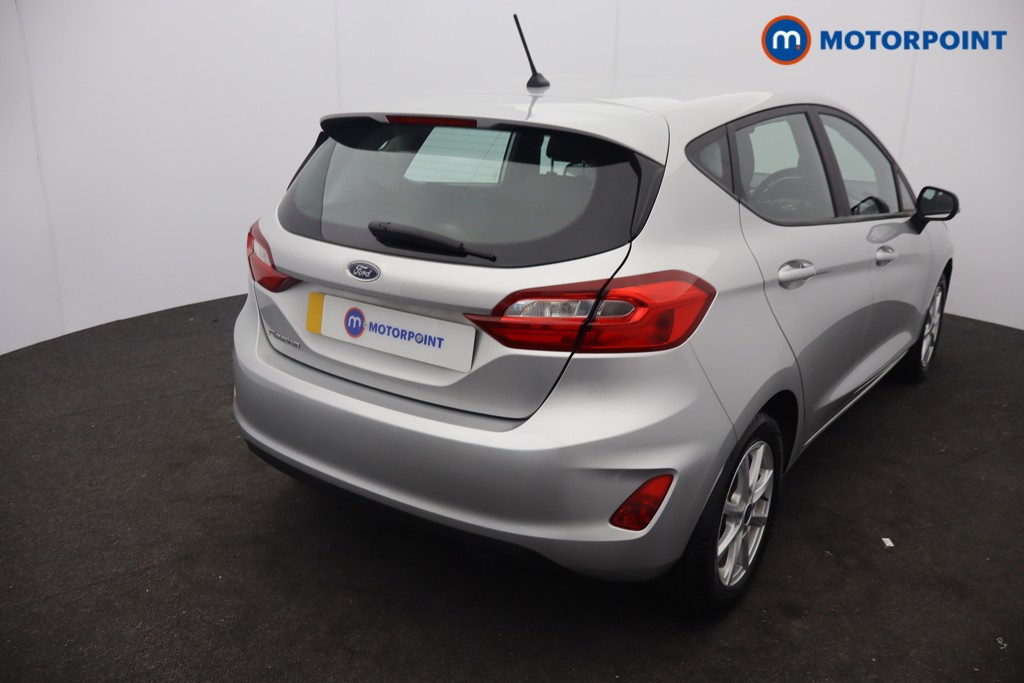 Ford Fiesta Zetec Manual Petrol Hatchback - Stock Number (1656861) - 2nd supplementary image