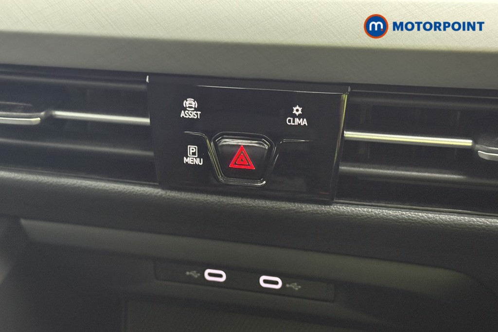 Volkswagen Golf Life Manual Petrol Hatchback - Stock Number (1657804) - 28th supplementary image