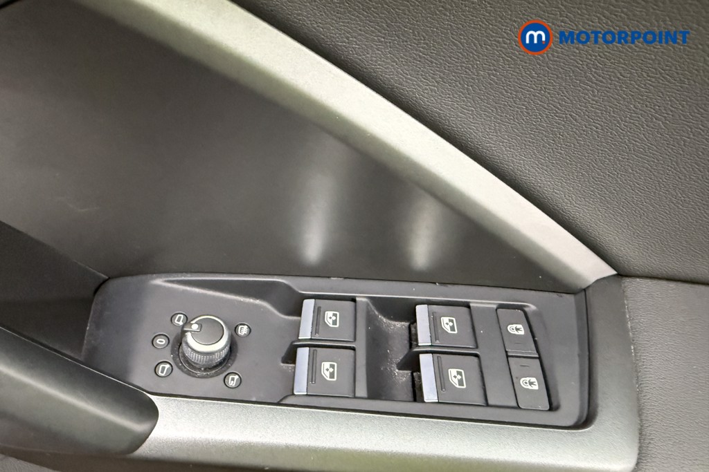 Audi Q3 S Line Manual Petrol SUV - Stock Number (1661175) - 17th supplementary image