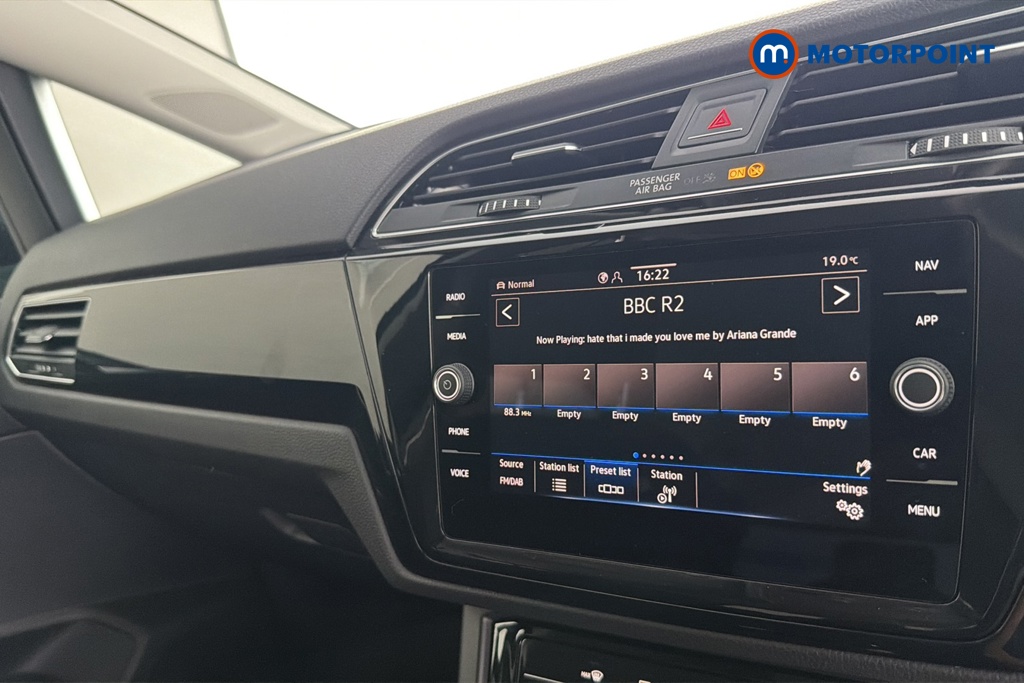 Volkswagen Touran SEL Automatic Petrol People Carrier - Stock Number (1663480) - 8th supplementary image